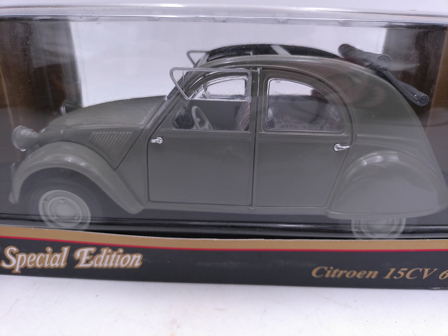 Maisto 1952 CITROEN 2cv 1 18 Scale Diecast Car