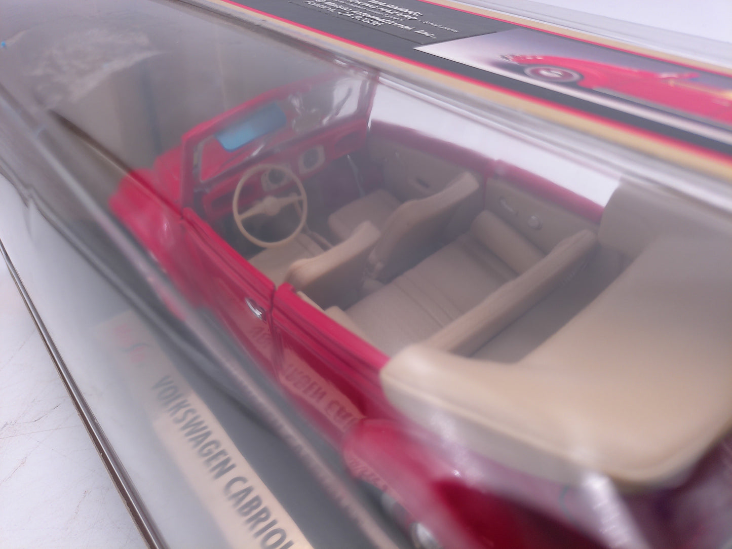 Maisto Special Edition 1951 Volkswagen Cabriolet 1/18 Red