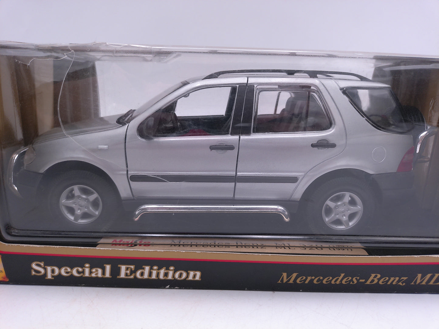 Maisto 1997 Mercedes-Benz M-Class 1:24 Die-Cast Metal Silver Special Edition