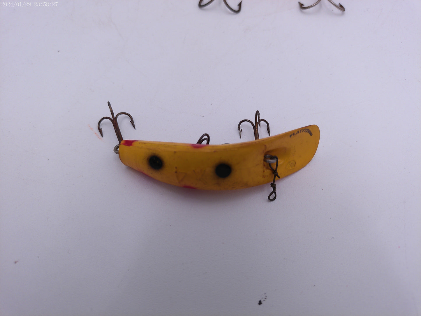 Fishing Lures Vintage lot of 6 plus kicker