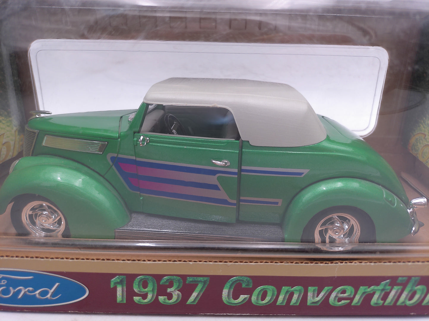 Legends 1937 Ford Convertible 1/18 Road Die Cast Collectible car