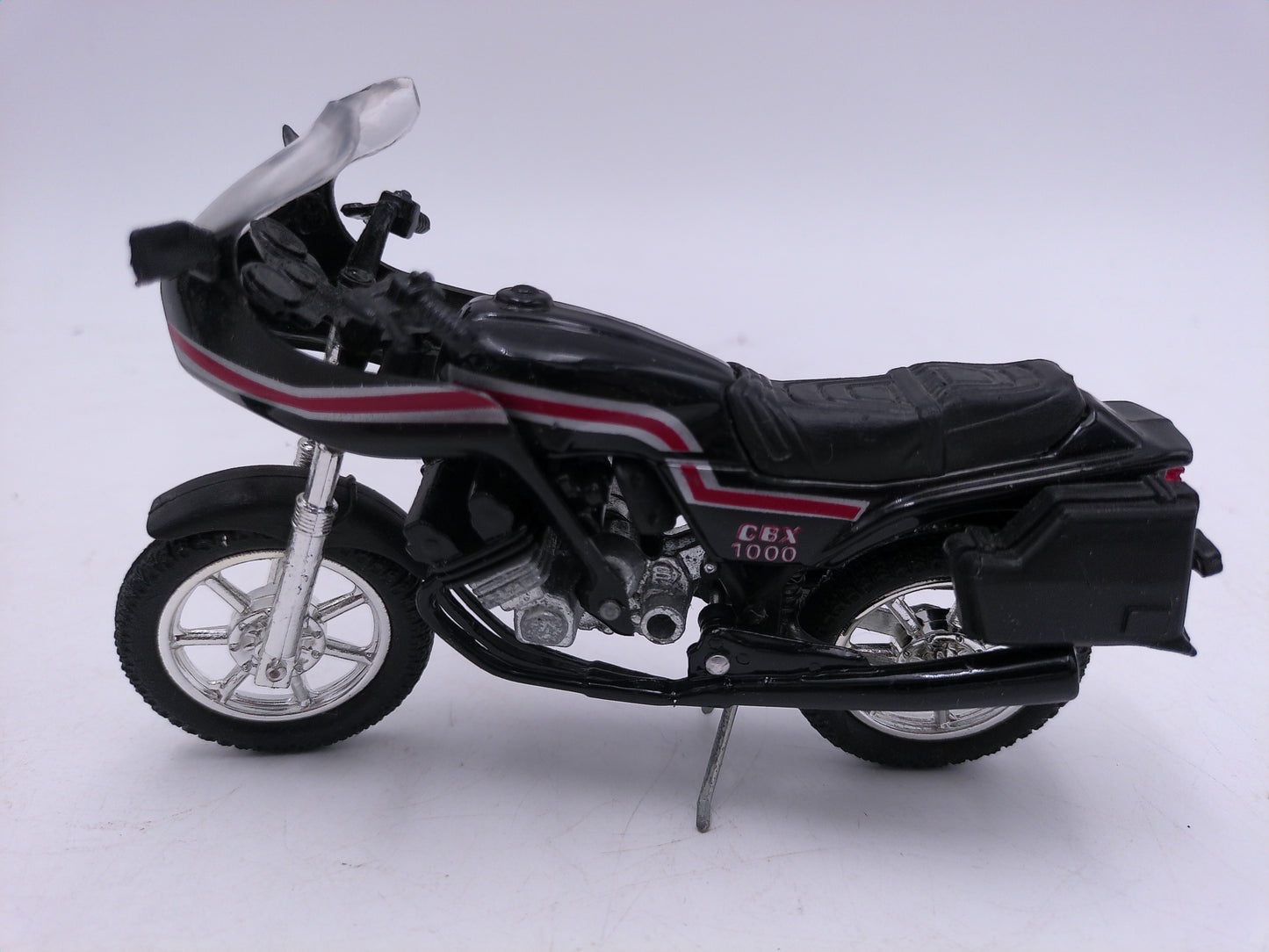 Lot of 9 Motorcycles Including Maisto Harley-Davidson 1962 FLH Duo Glide and more
