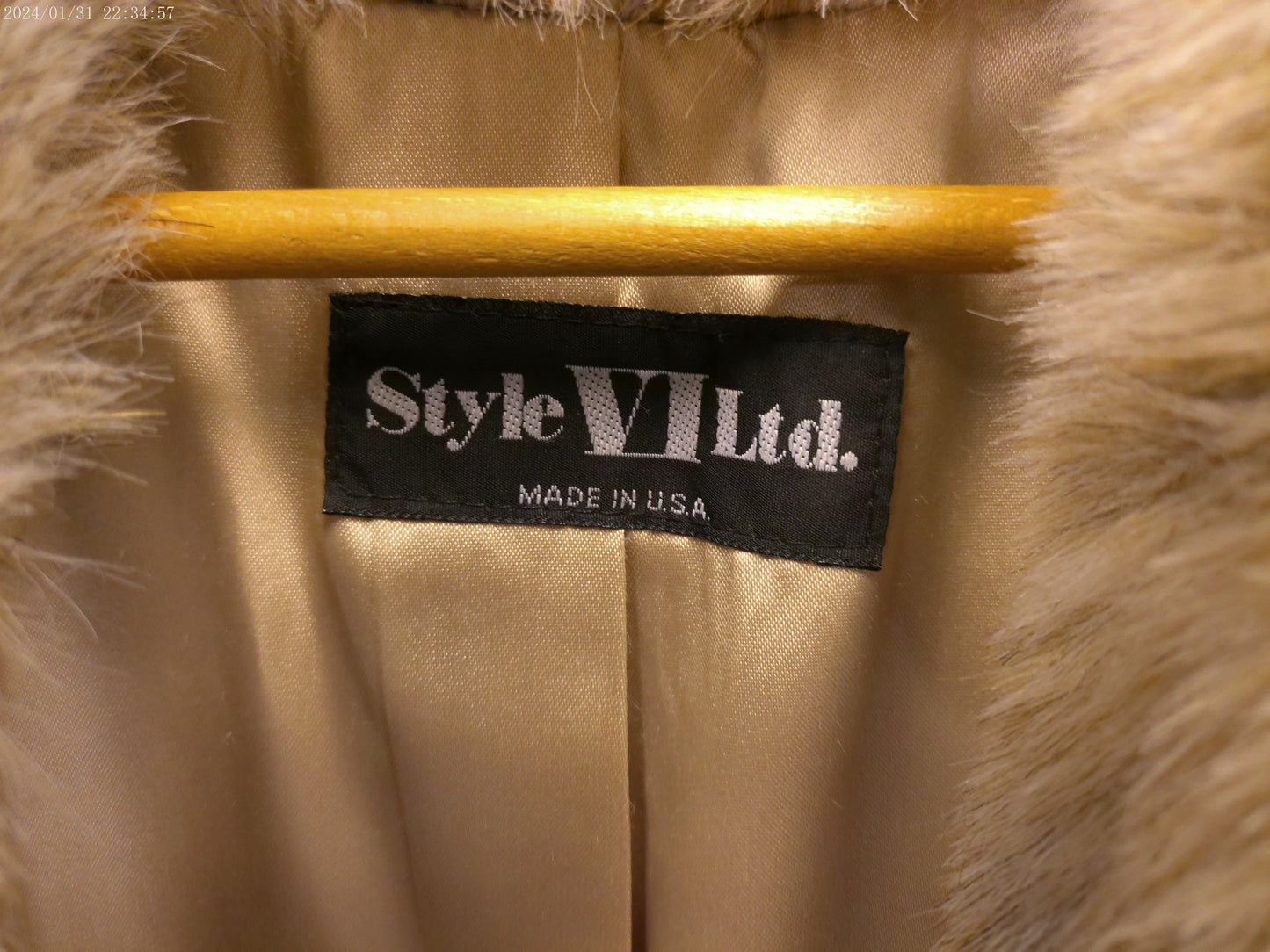 Faux Fur Style VI LTD Vintage Women's  Fur Coat