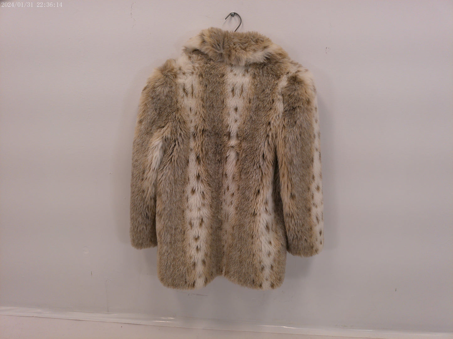 Faux Fur Style VI LTD Vintage Women's  Fur Coat
