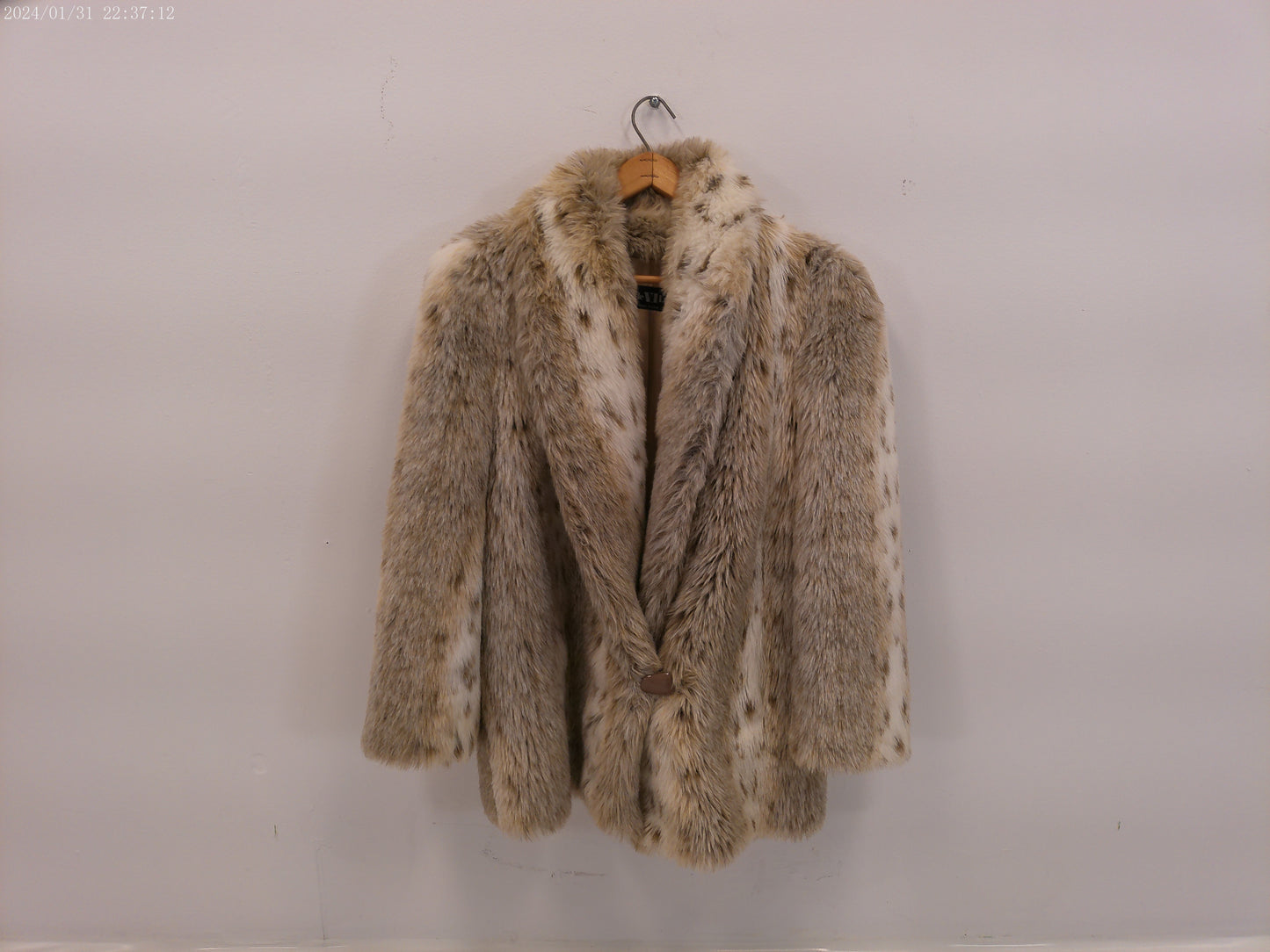 Faux Fur Style VI LTD Vintage Women's  Fur Coat