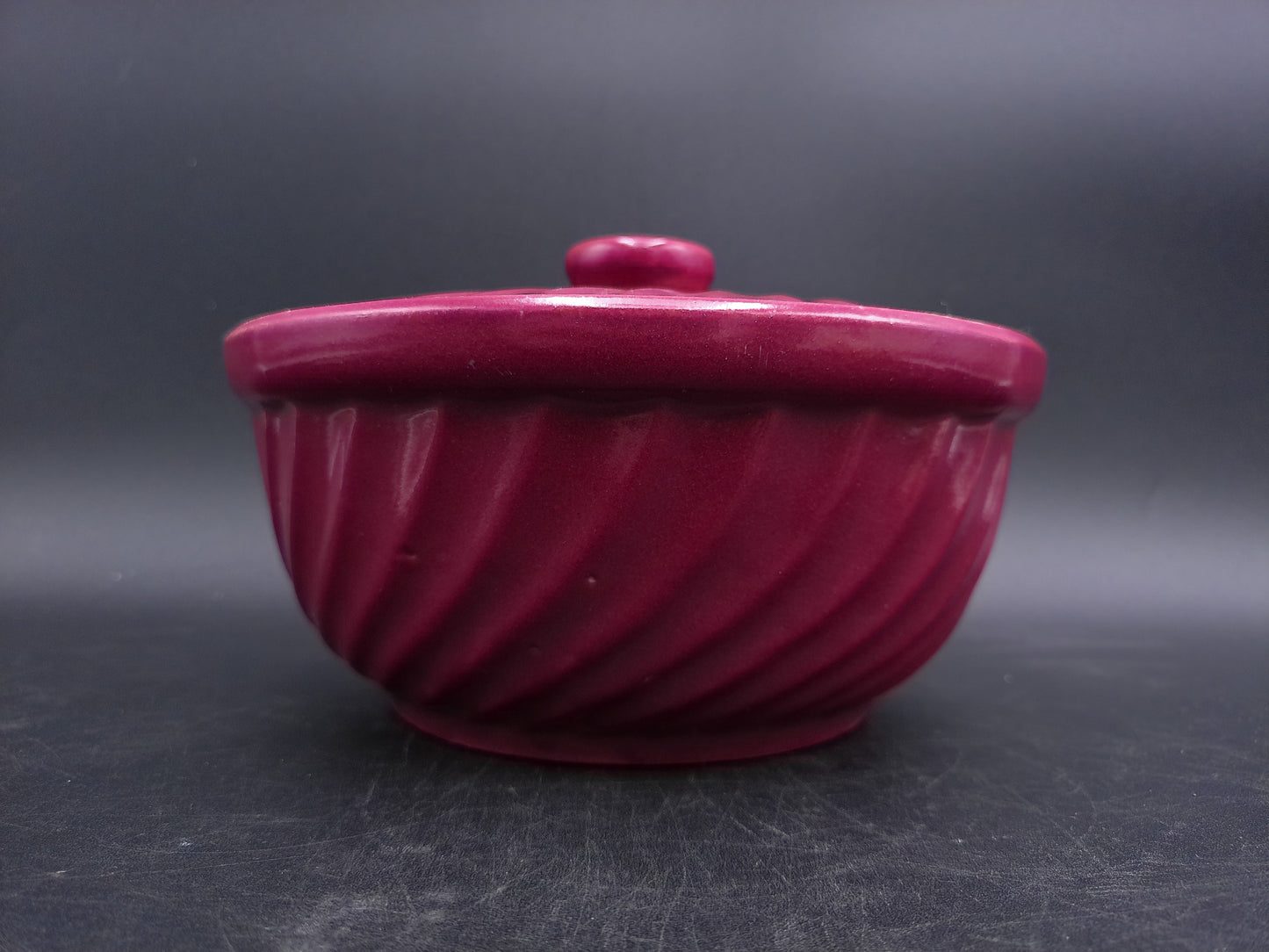 Crock Casserole Baking Dish with Lid Swirl Red Maroon ovenware Made in USA