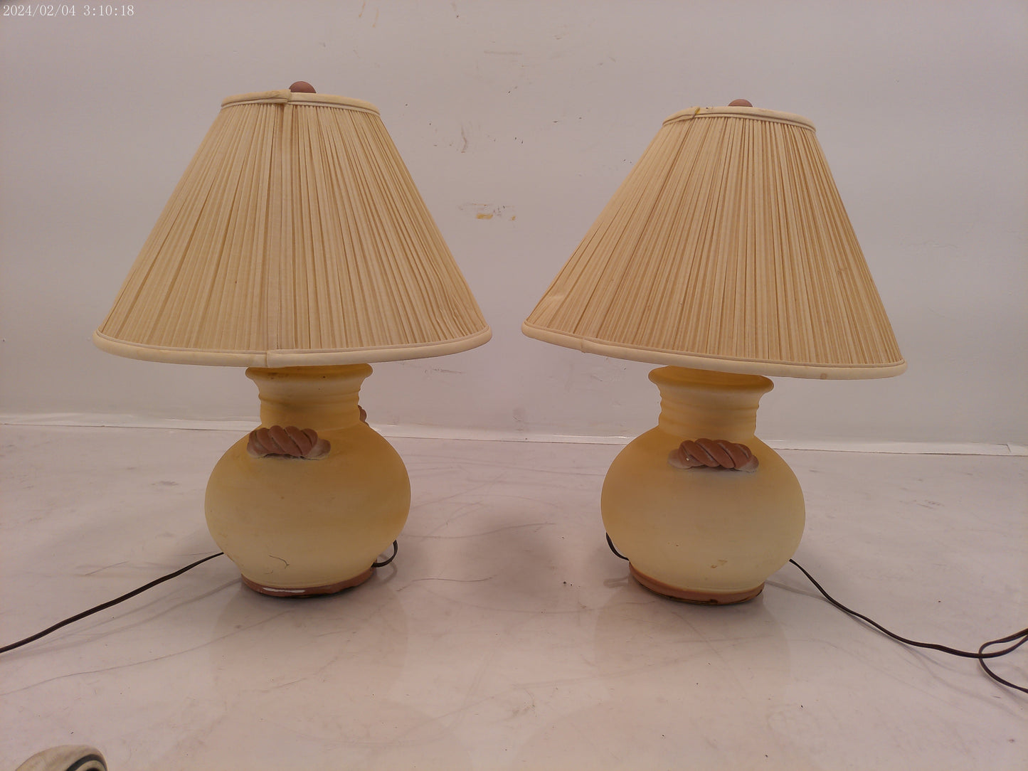 Pair of Traditional Beige Table Lamps