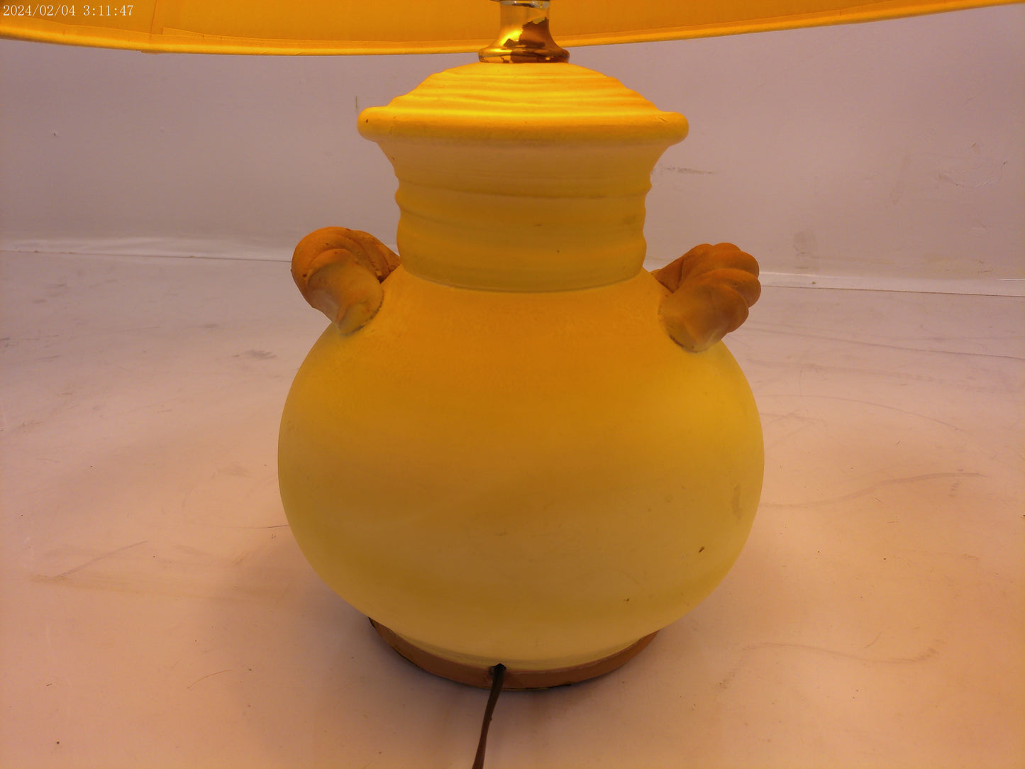 Pair of Traditional Beige Table Lamps