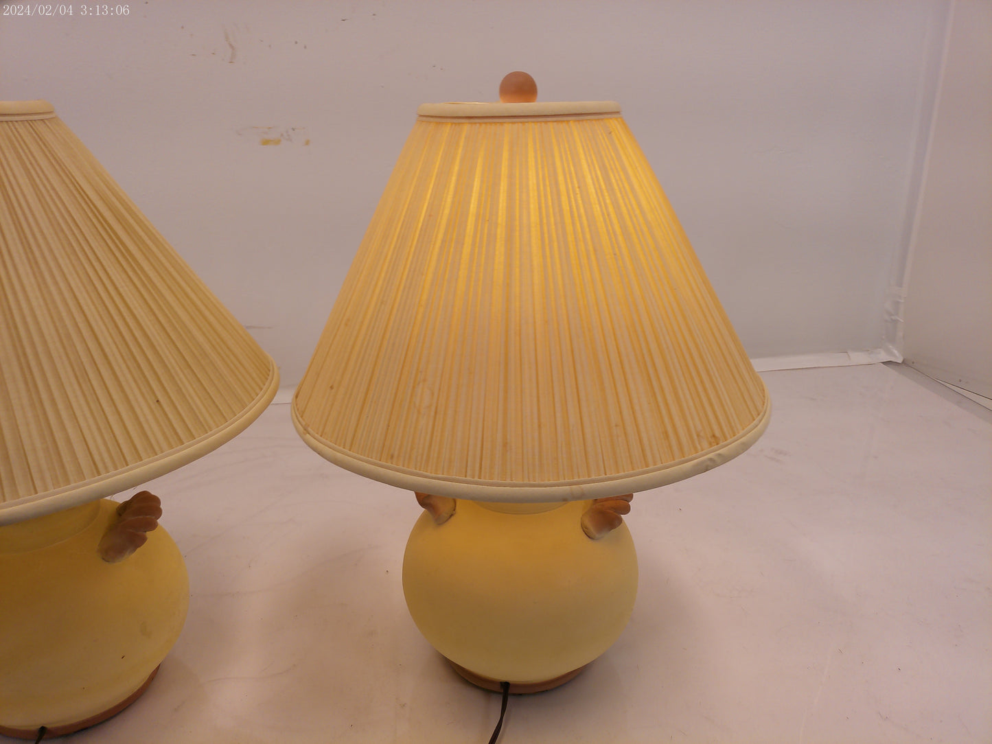 Pair of Traditional Beige Table Lamps