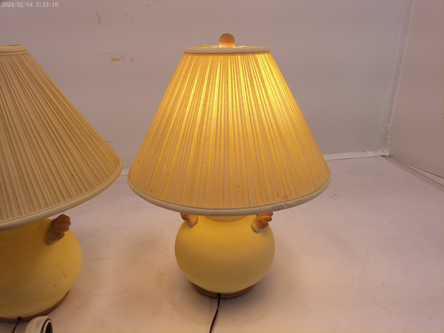 Pair of Traditional Beige Table Lamps