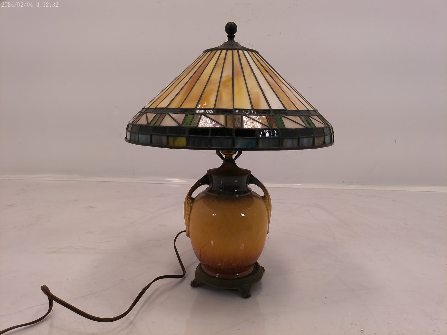 Tiffany Style Lamp uni1ue Porcelain Base