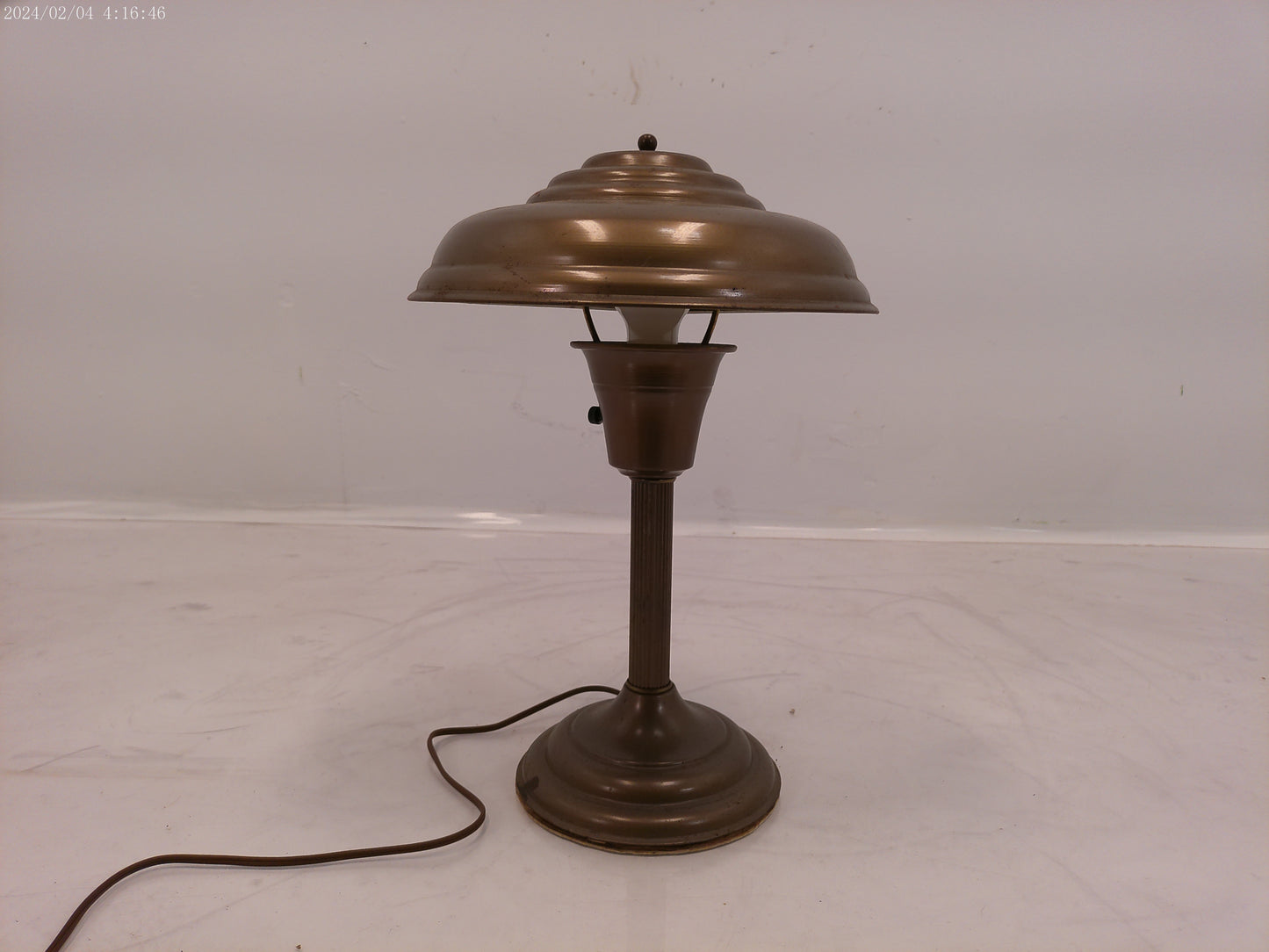 Vintage Saucer desktop lamp