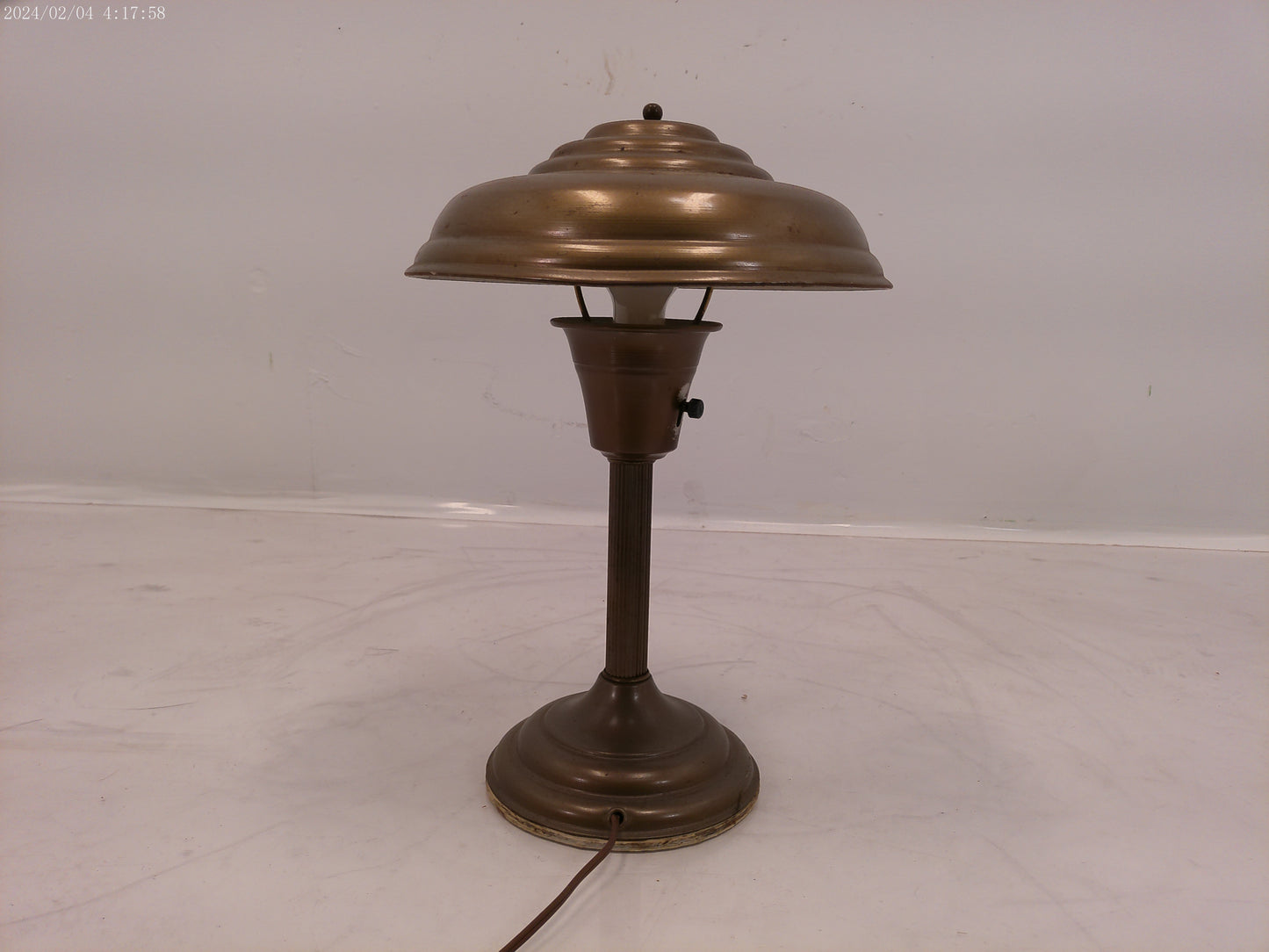 Vintage Saucer desktop lamp