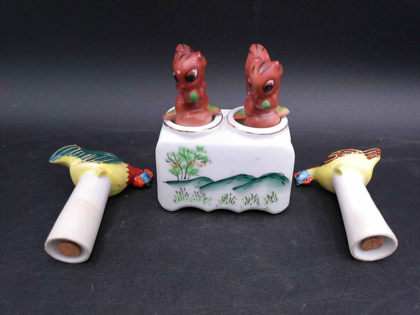 Swinging Salt & Pepper Shakers Yellowstone Park Two Sets One Holder
