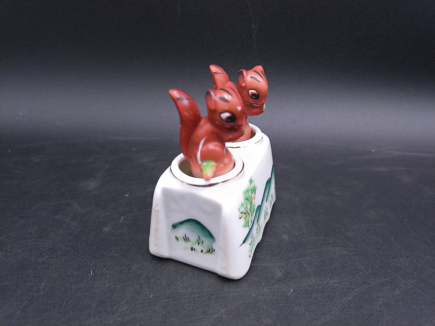 Swinging Salt & Pepper Shakers Yellowstone Park Two Sets One Holder