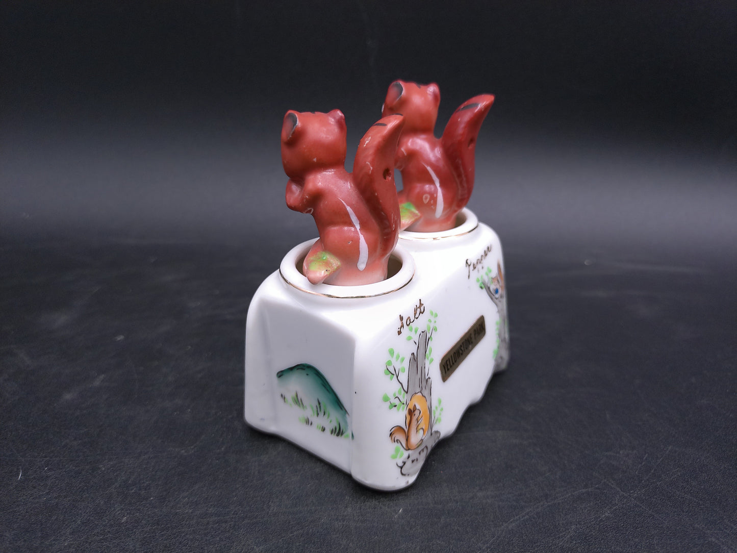 Swinging Salt & Pepper Shakers Yellowstone Park Two Sets One Holder