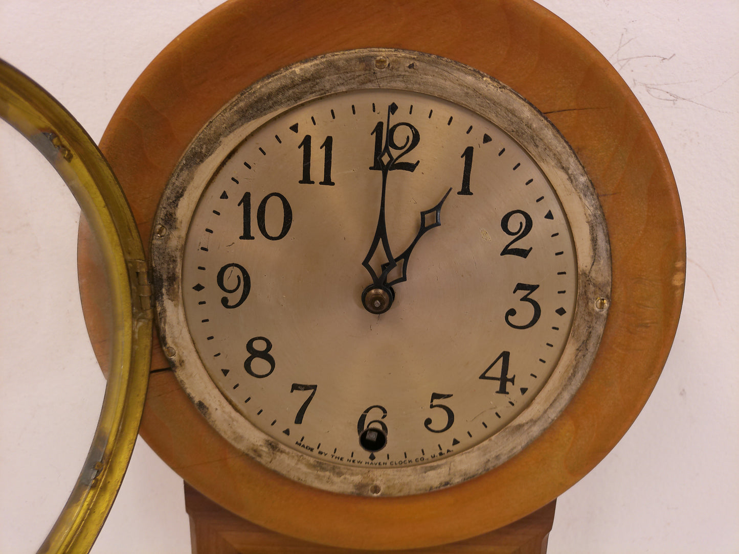 New Haven Clock Co Wall Clock  Diminutive 11.5" tall Works