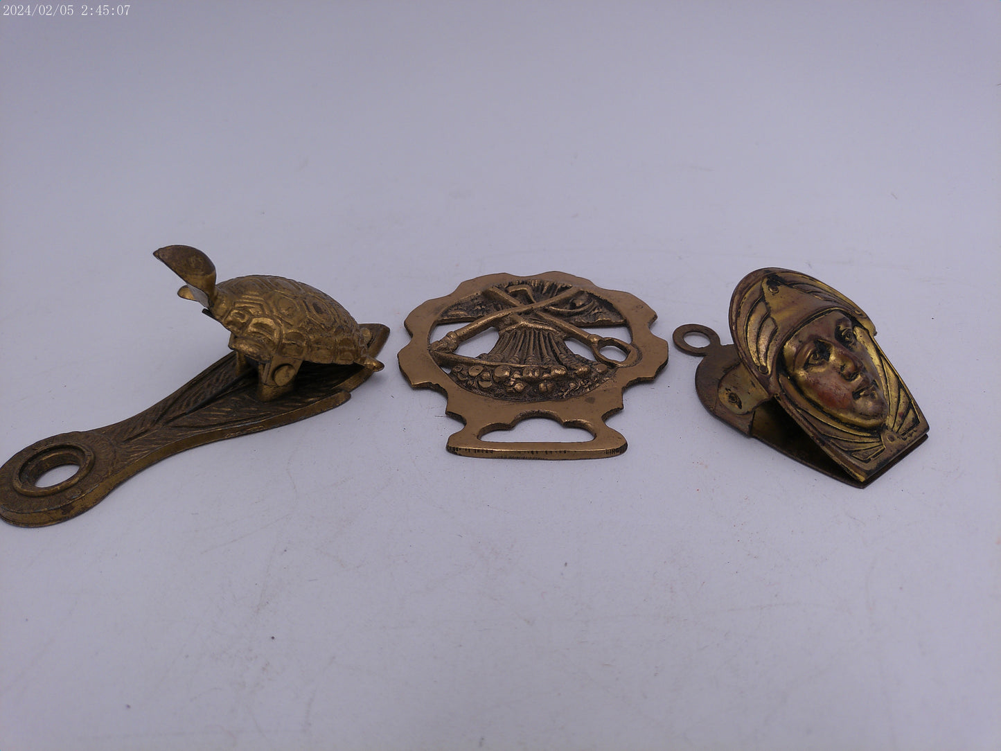 Vintage Horse Medallion Turtle and Lady Paper Clip