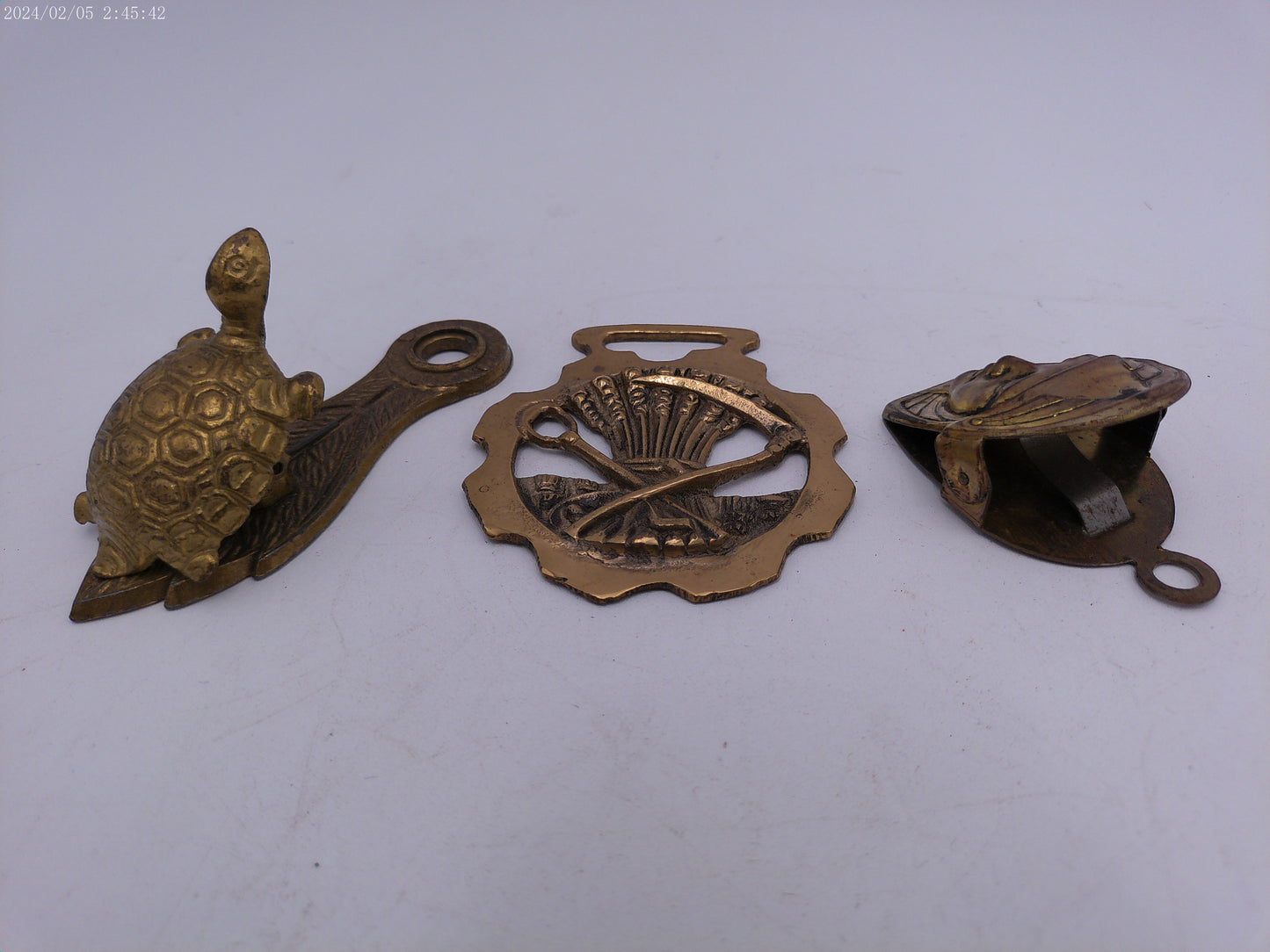 Vintage Horse Medallion Turtle and Lady Paper Clip