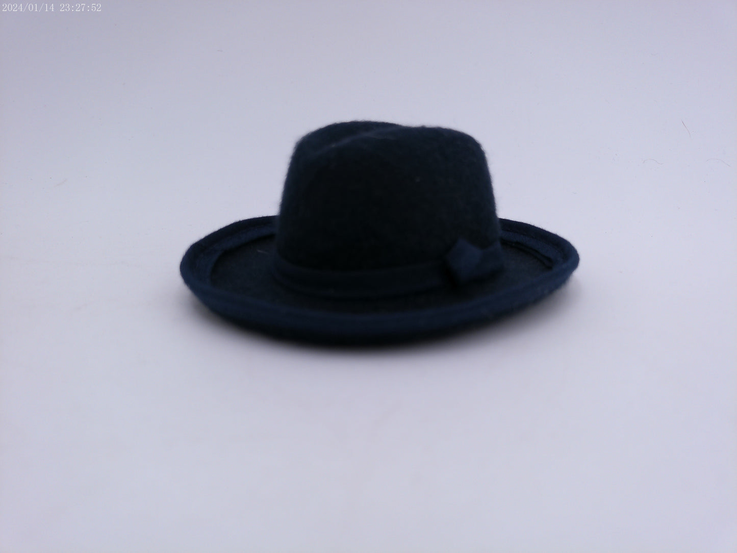 Vintage Victorian Tin Dobbs Fifth Avenue Hats Storage Powder Tin with Hat