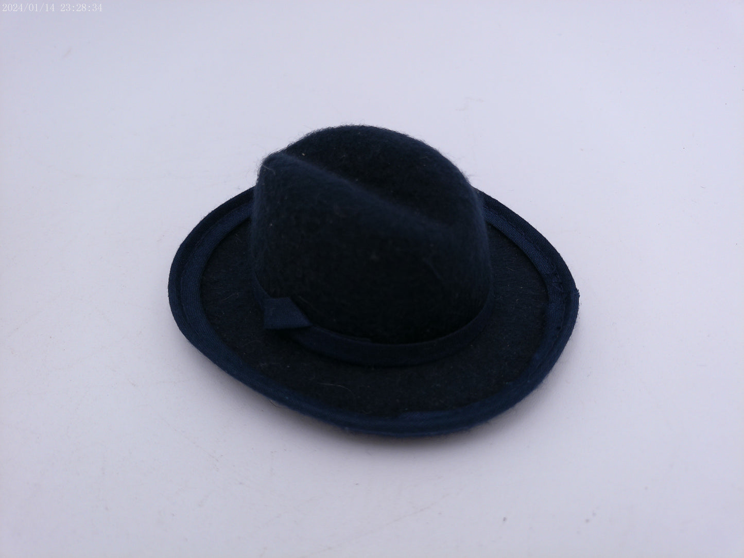 Vintage Victorian Tin Dobbs Fifth Avenue Hats Storage Powder Tin with Hat