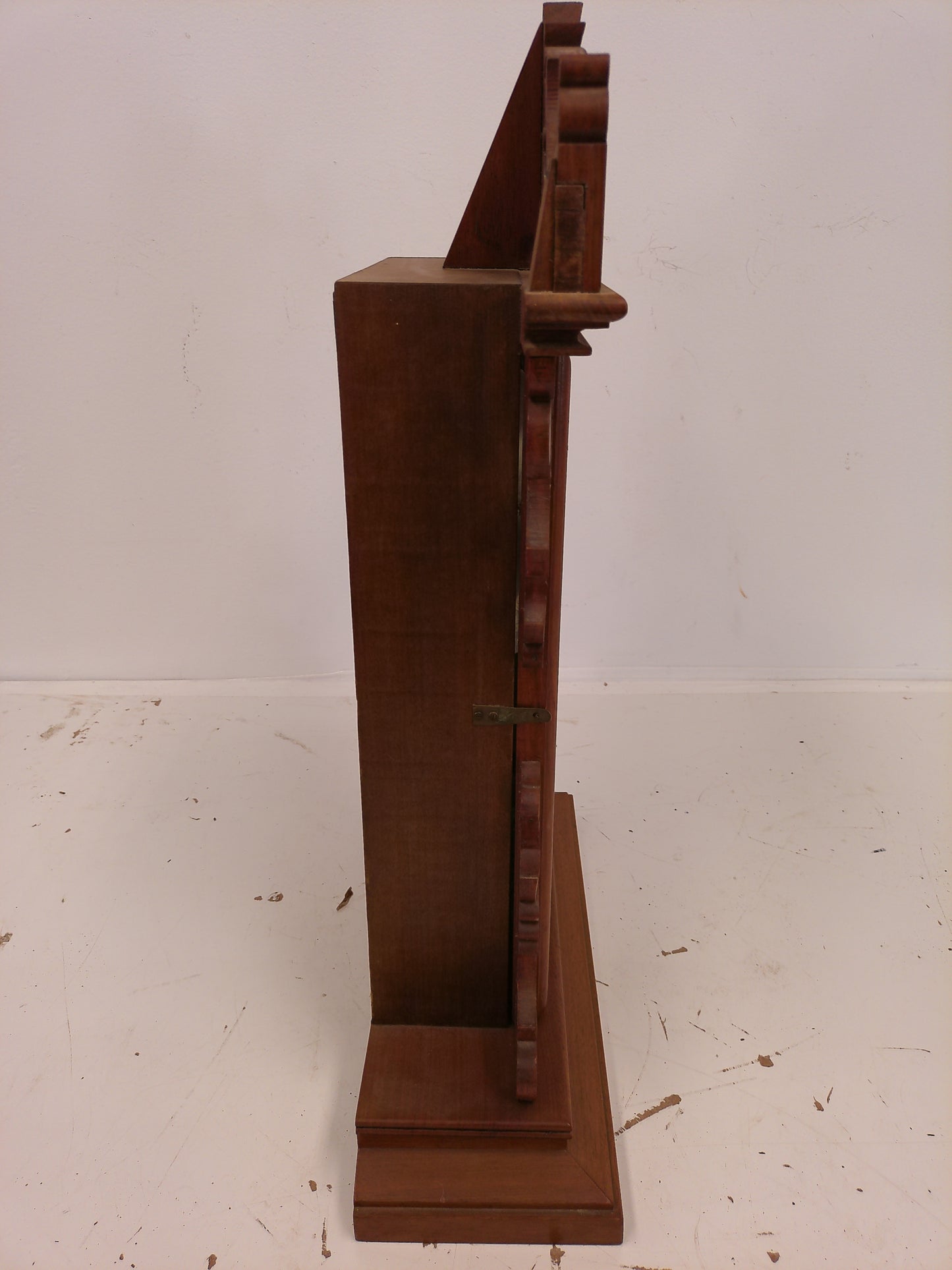 Eight Day Half Hour Strike Mantle Clock Beautiful Design Antique