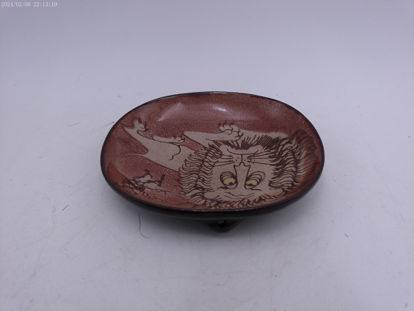 African Lion Design Pottery Ceramic Bowl Plate
