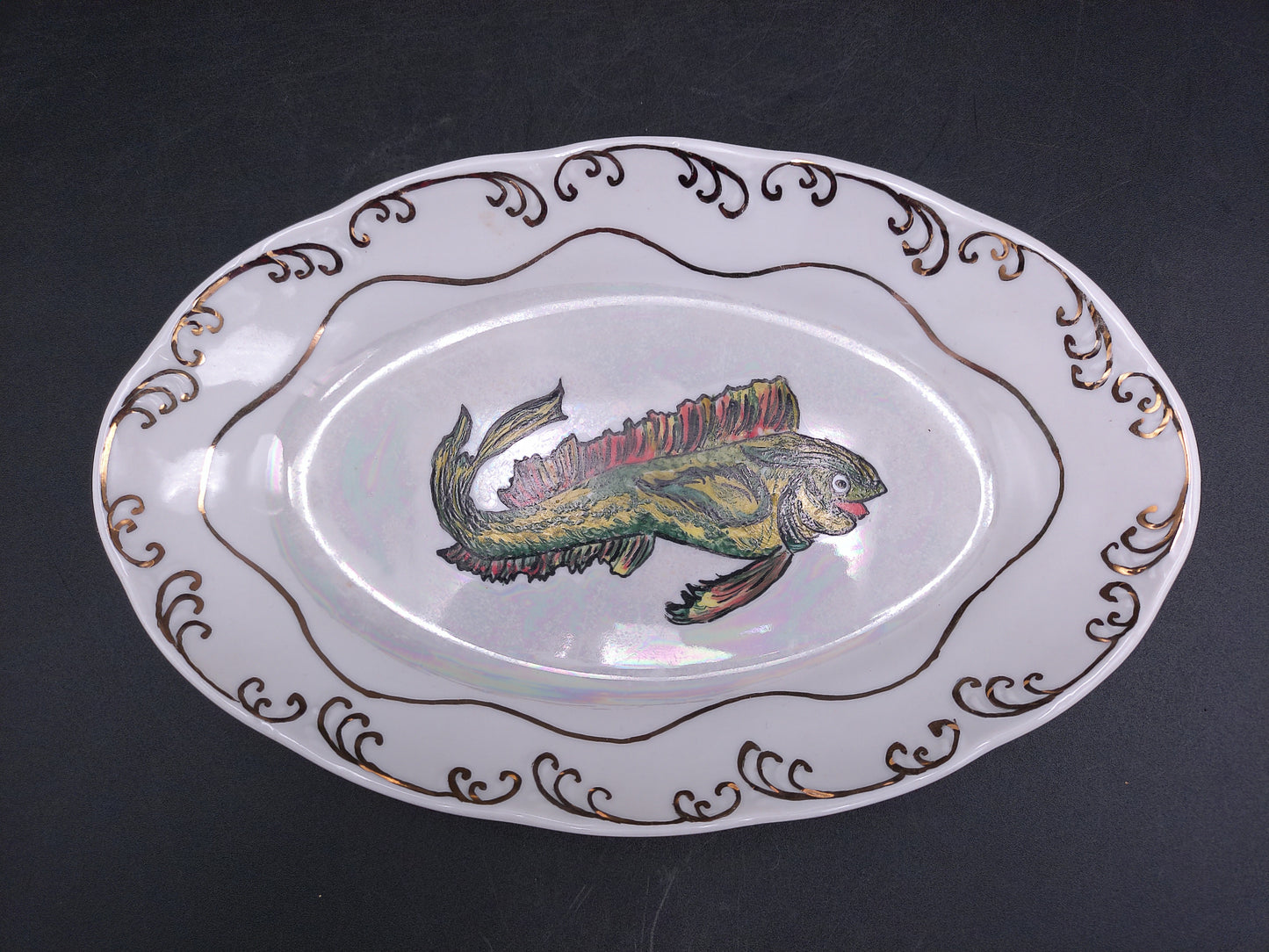 6 Different Fish Design Smaller plates and 1 bigger plates with Gold Design
