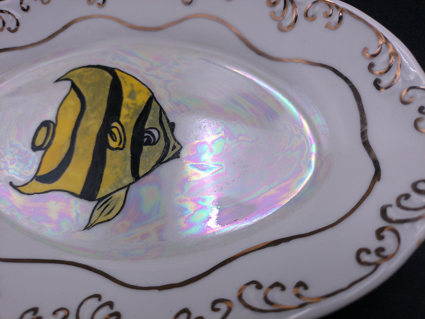 6 Different Fish Design Smaller plates and 1 bigger plates with Gold Design
