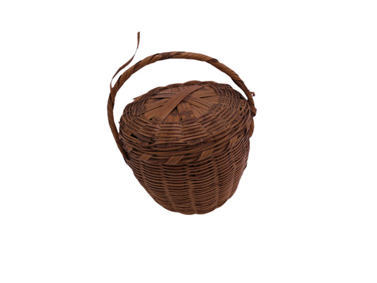 Vintage Wicker Basket With Cover And Handle
