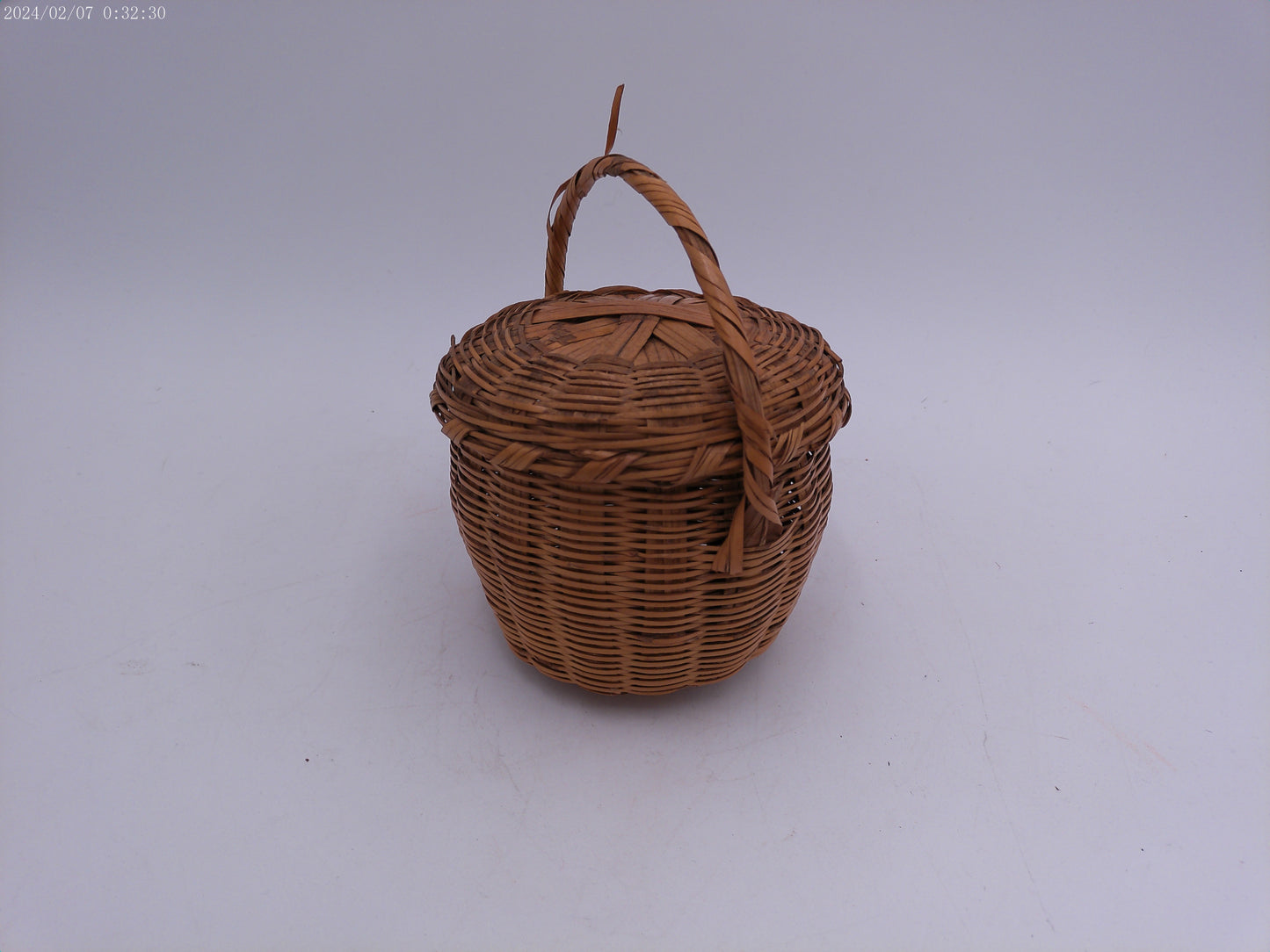 Vintage Wicker Basket With Cover And Handle
