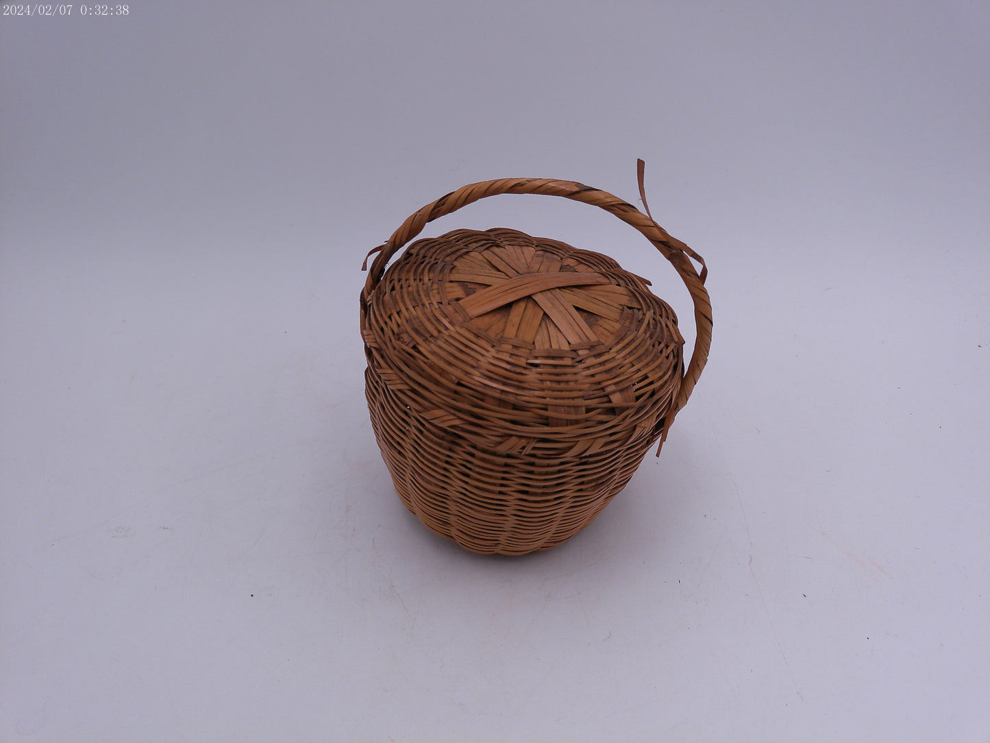 Vintage Wicker Basket With Cover And Handle