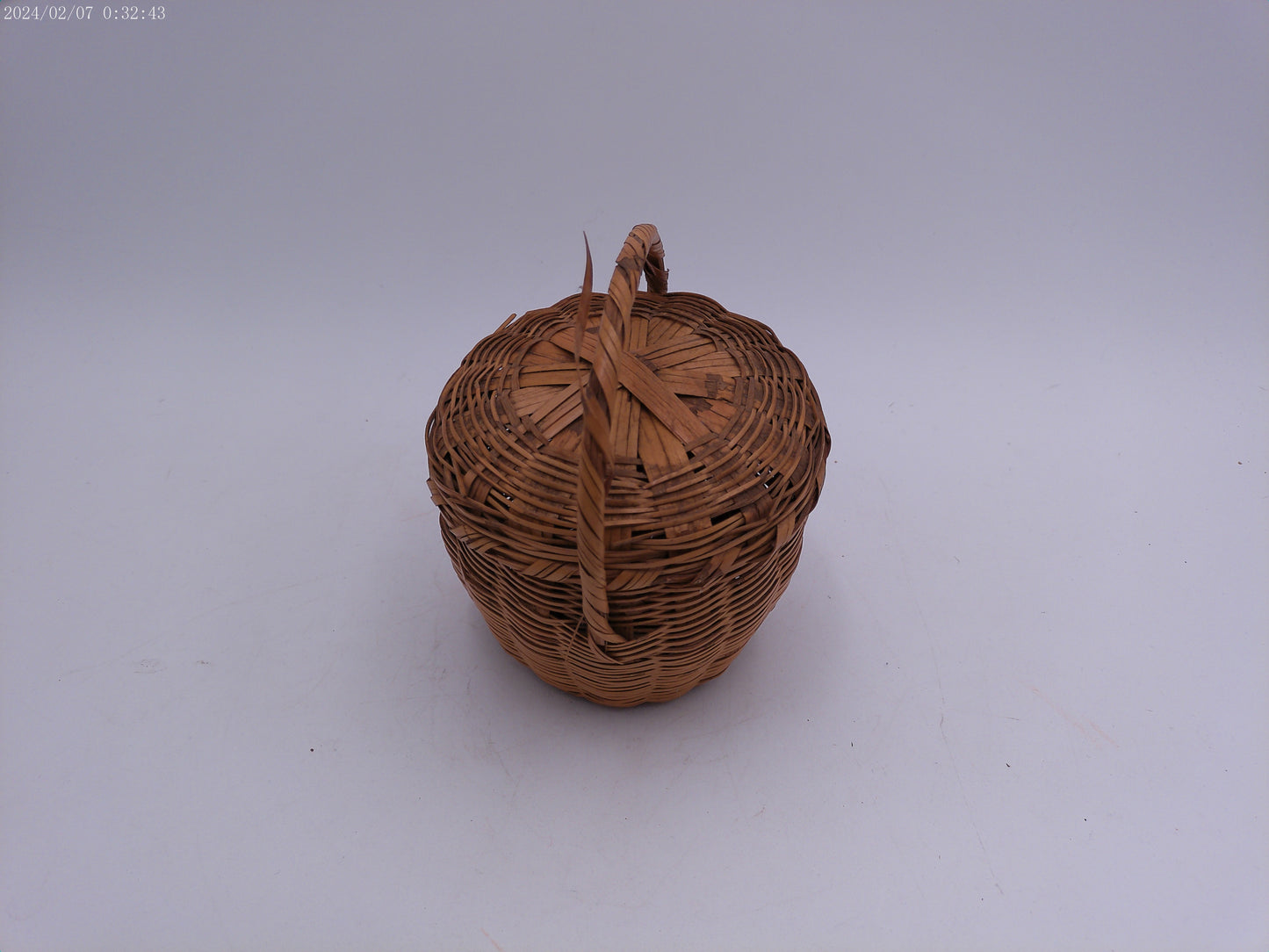 Vintage Wicker Basket With Cover And Handle