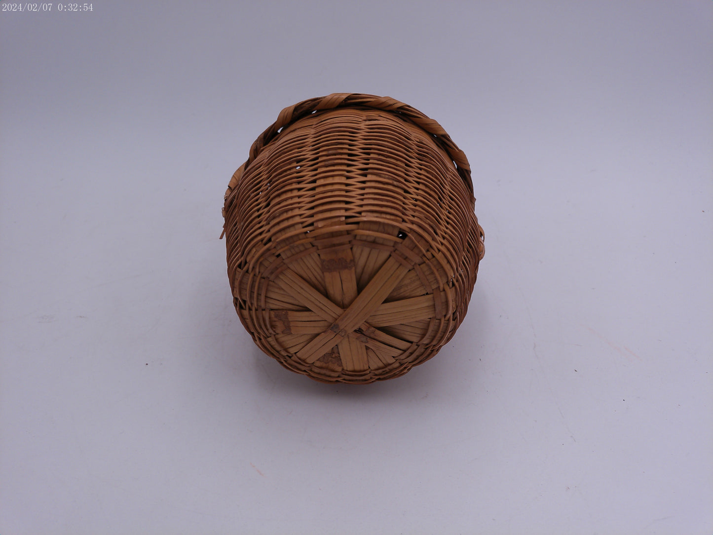 Vintage Wicker Basket With Cover And Handle