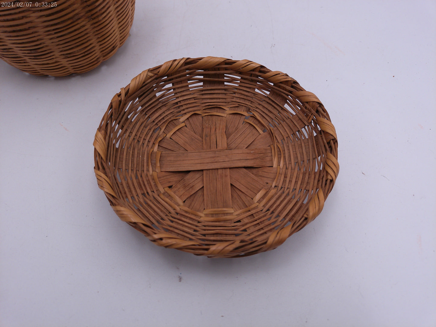 Vintage Wicker Basket With Cover And Handle