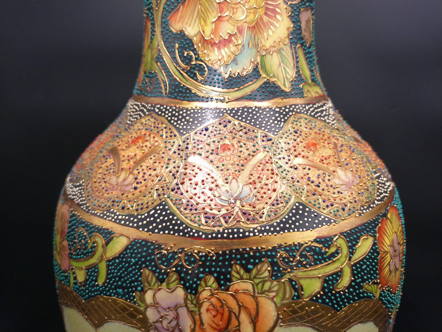 Japanese Japan Large Vase Gold Patterns Vintage Beautiful Bead Designs