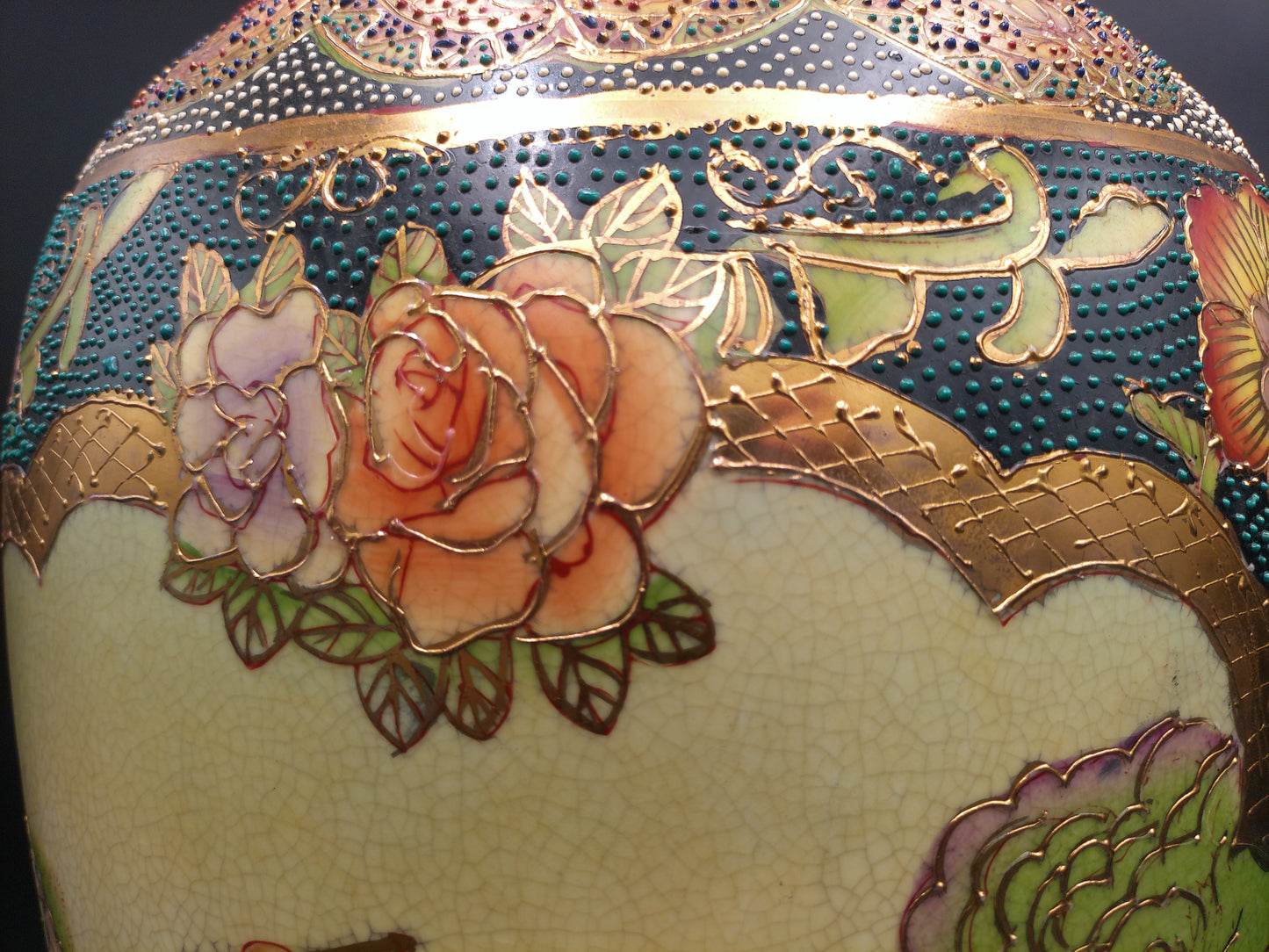 Japanese Japan Large Vase Gold Patterns Vintage Beautiful Bead Designs