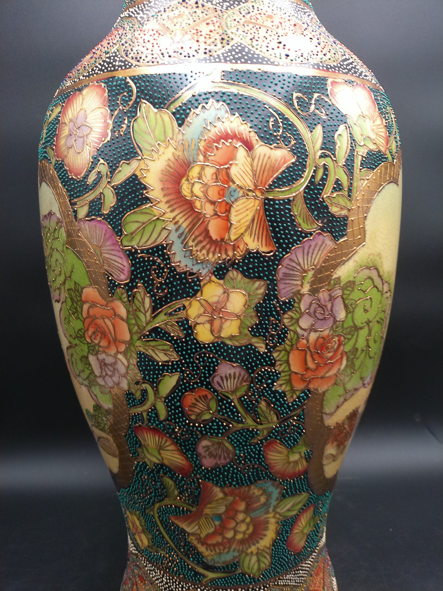 Japanese Japan Large Vase Gold Patterns Vintage Beautiful Bead Designs