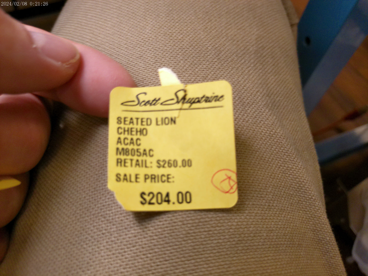 Cheho Seated Lion Statue on Stand Porcelian Italy