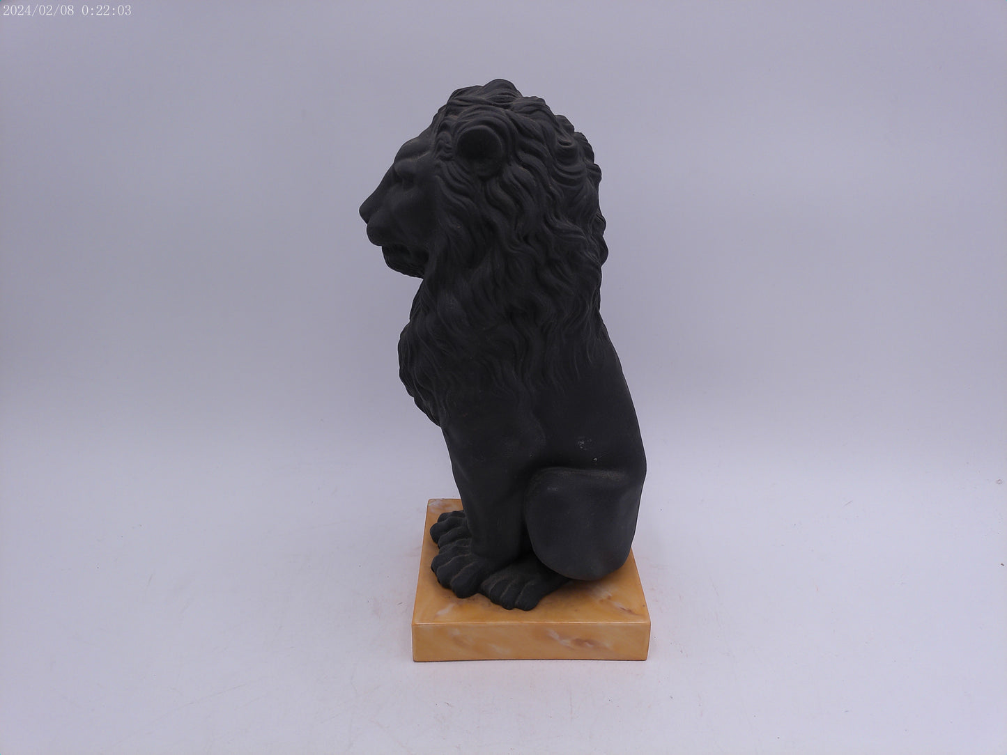 Cheho Seated Lion Statue on Stand Porcelian Italy