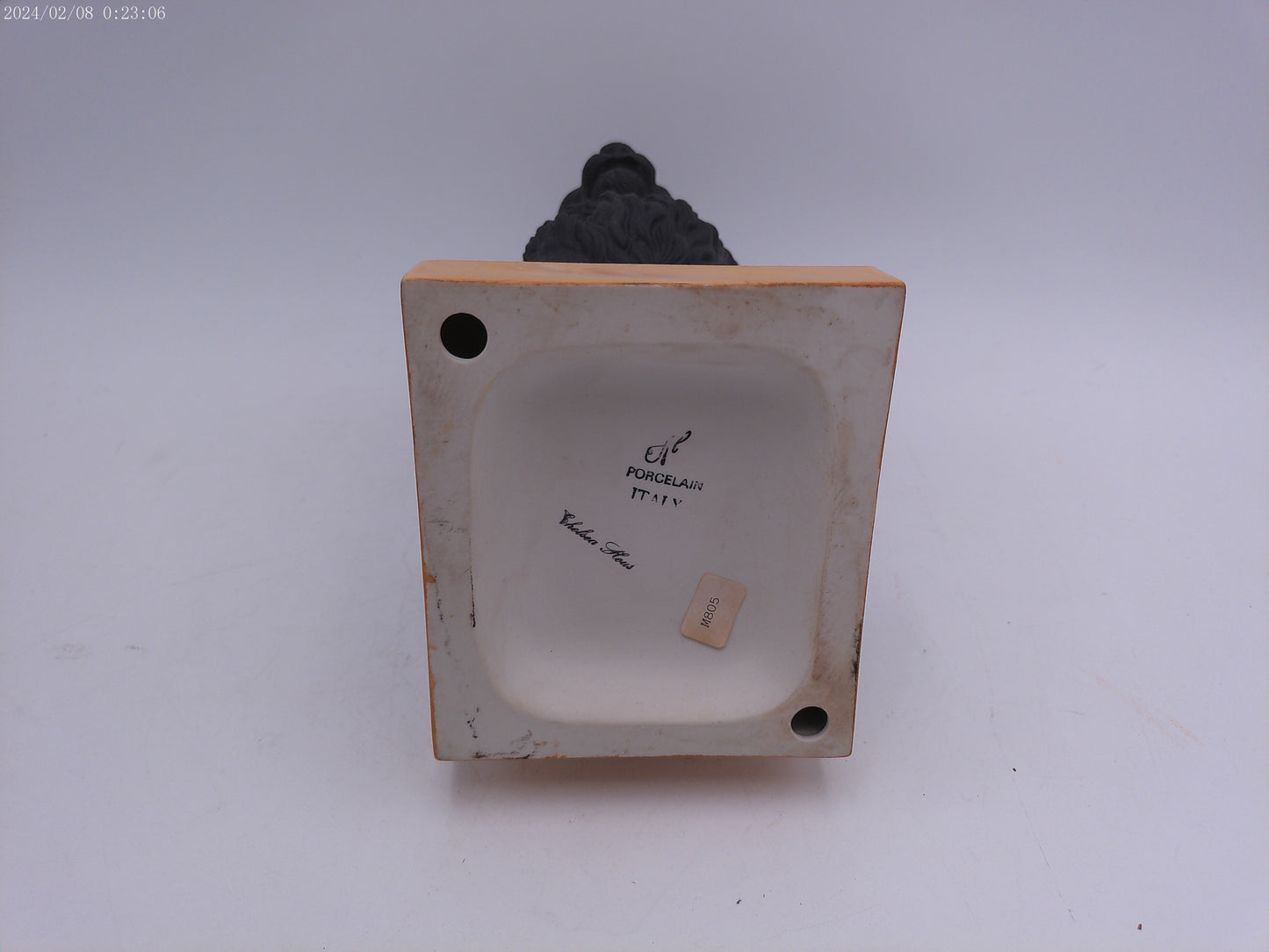 Cheho Seated Lion Statue on Stand Porcelian Italy