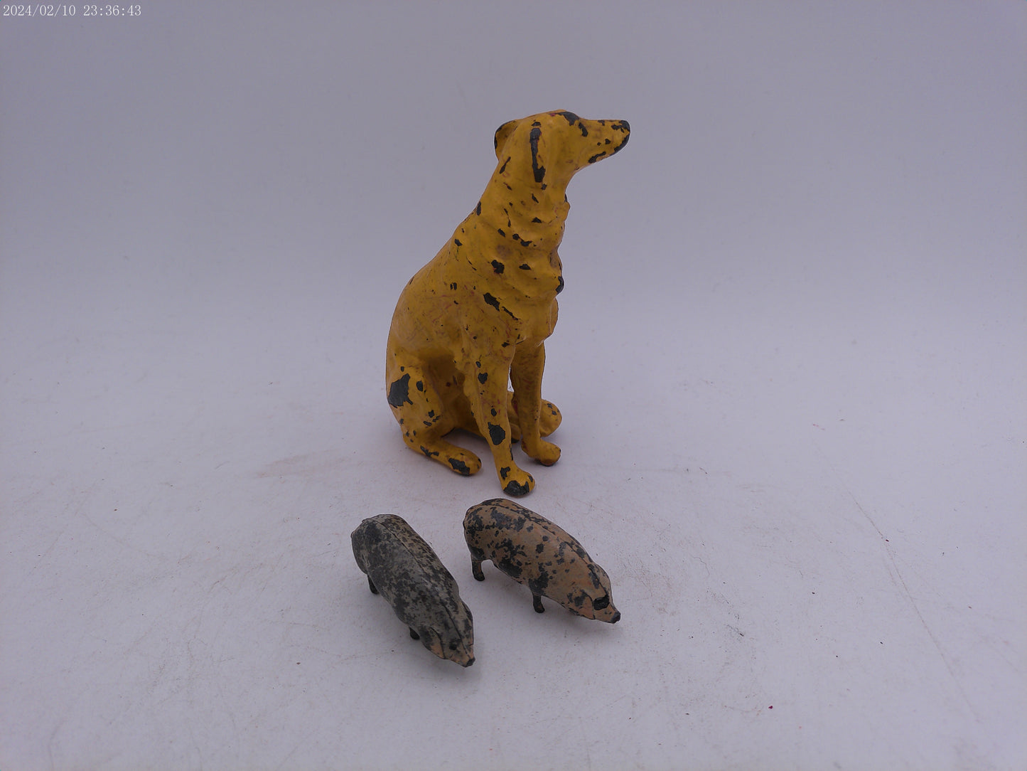 RARE Vintage Metal Dog and 2 small pigs Statue