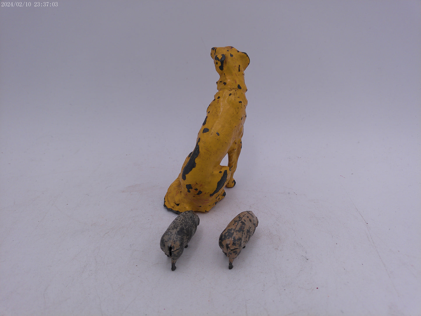 RARE Vintage Metal Dog and 2 small pigs Statue