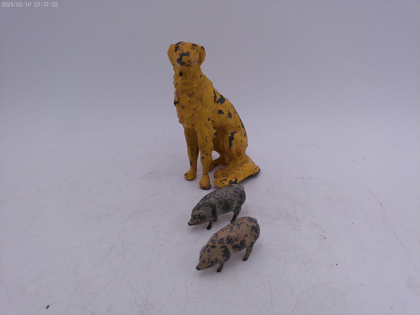 RARE Vintage Metal Dog and 2 small pigs Statue