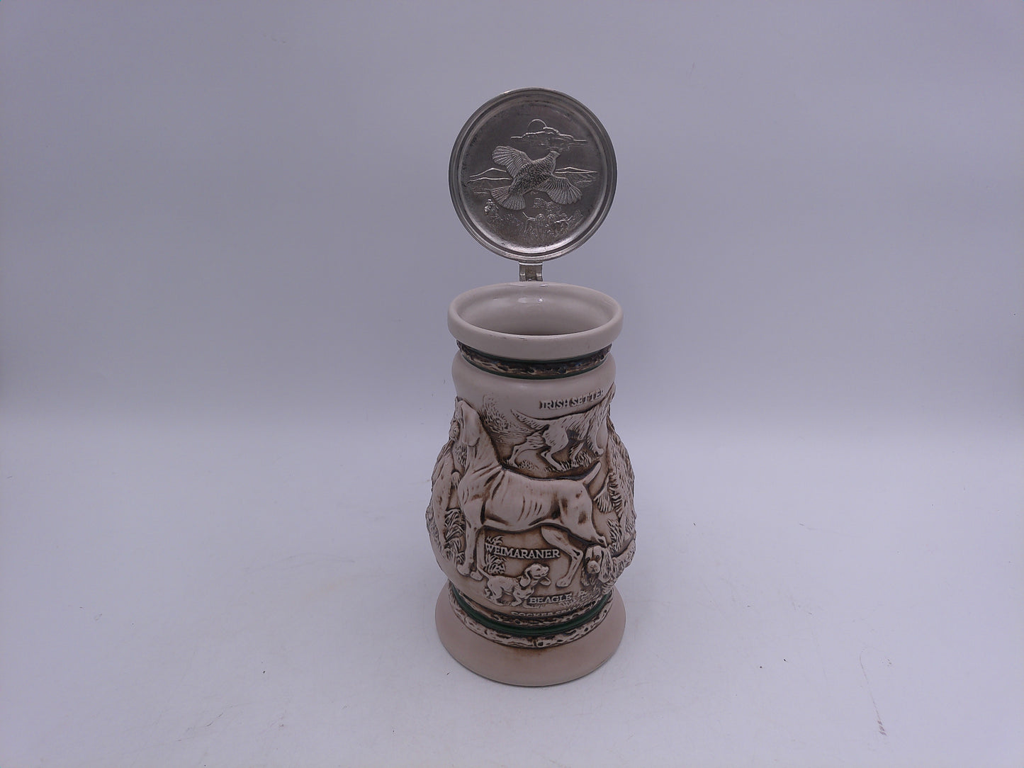 Beer Stein Avon Great Dog of the Outdoor Stein no 160714