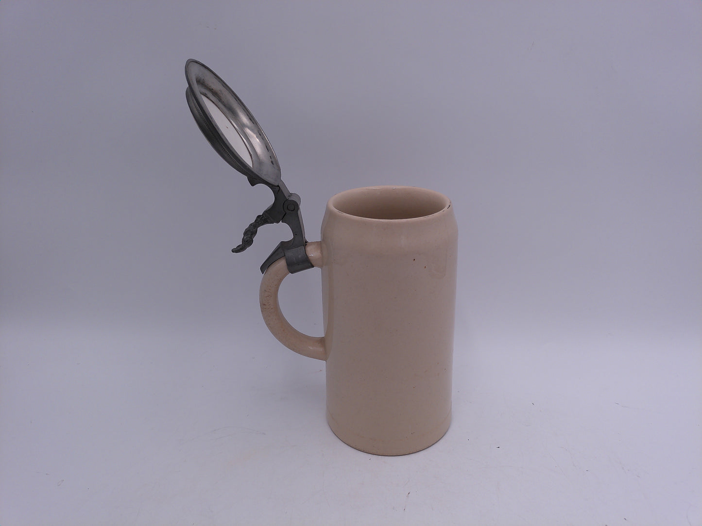 Beer Stein with Deer art on top of lid 1L Vintage
