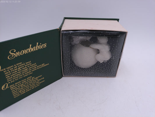 Snowbabies   7965-0 1988  Ornament  Figure Figurine Statue P28