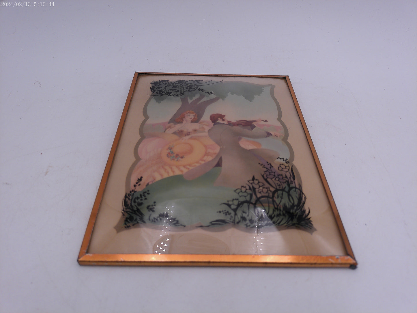 Glass Convex Silhouette Framed Picture Couple With Violin Metal Frame B121
