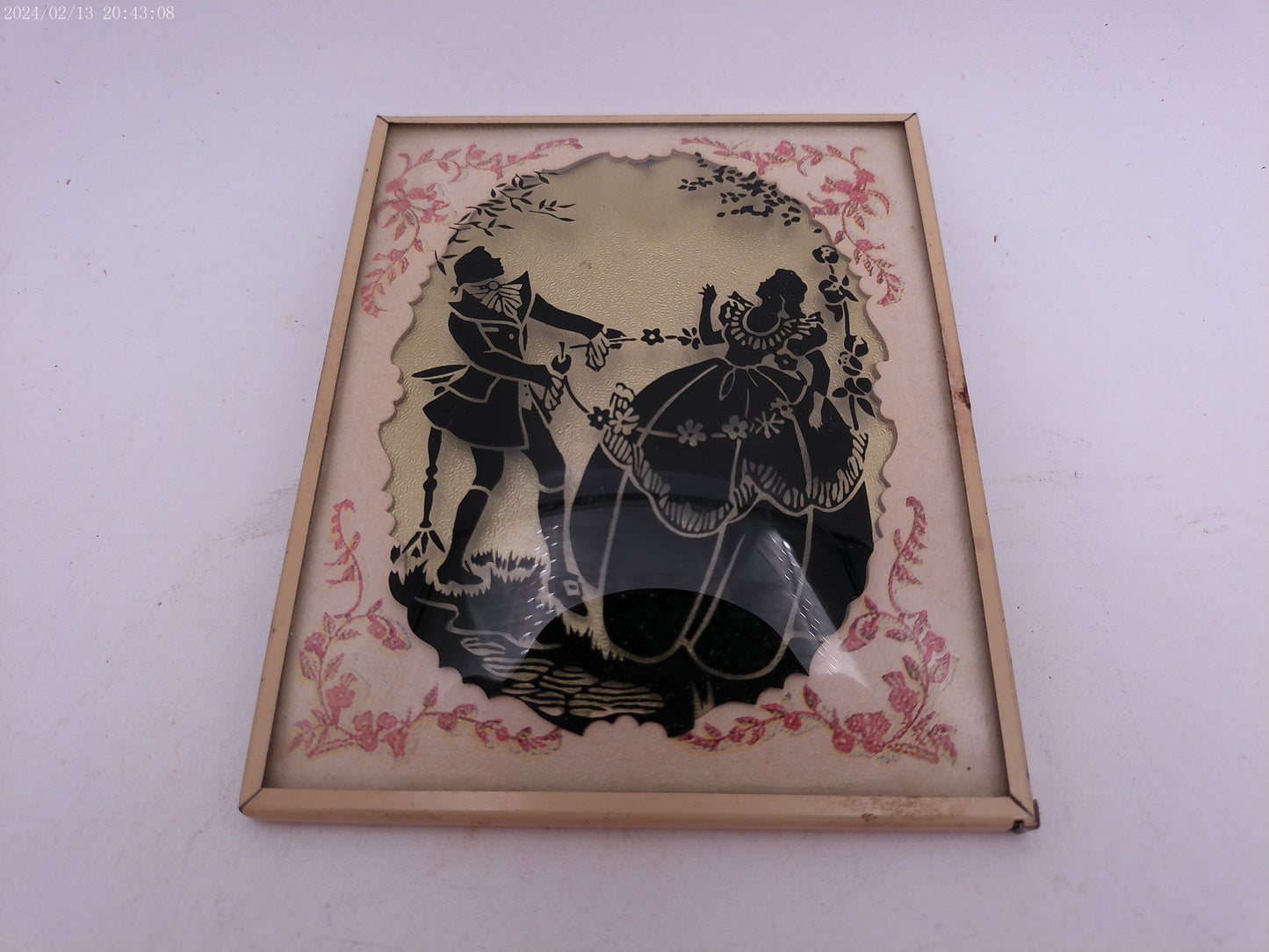 Glass Convex Silhouette Framed Picture Couple Dancing  B25