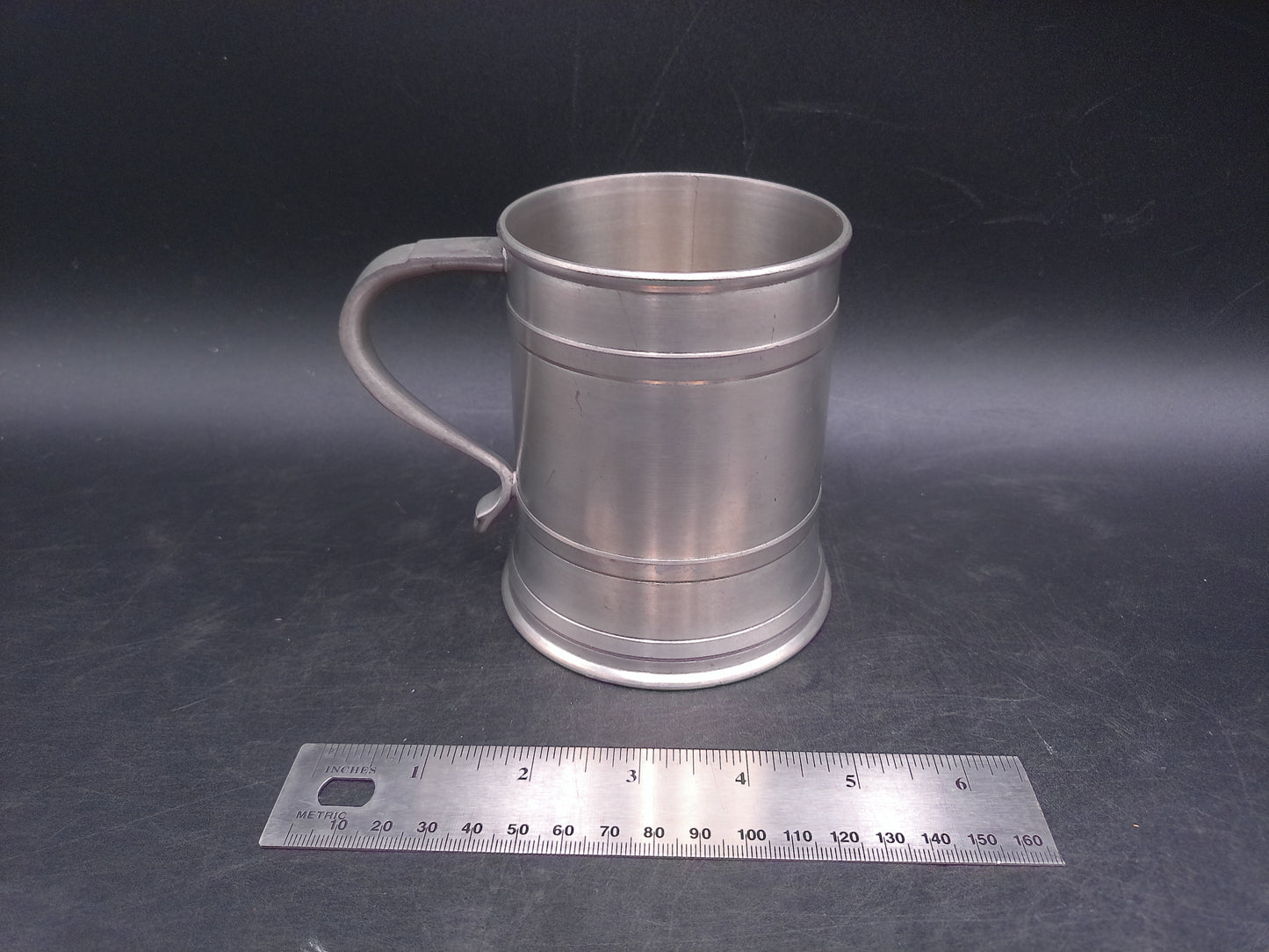 Bow Cast Pewter Made in England Beer Mug 1L